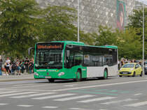 Graz. Im August 2021 fanden Bauarbeiten in Graz Grottenhof statt, weshalb die Buslinie 66 bis Wetzelsdorf umgeleitet werden musste. Einen Kurs dieser Linie konnte ich hier am 24.08.2021 bei der Messe Graz ablichten.