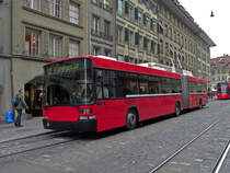 NAW Trolleybus 20, auf der Linie 21, fährt durch die Spitalgasse. Die Aufnahme stammt vom 14.04.2011.