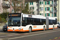 Mercedes Citaro 32, auf der Linie 4, fährt zur Haltestelle beim Bahnhof Solothurn. Die Aufnahme stammt vom 06.12.2021.