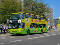 Graz. Am 26.09.2021 war es endlich soweit: Das lang angekündigte EUROSKILLS 2021 konnte stattfinden, nachdem es zweimal aufgrund der Covid-Pandemie verschoben wurde. Neben internationalen Gästen aus ganz Europa, gab es auch eine kleine Busparade, an der Sonderbusse aus ganz Österreich zu sehen waren. In der bunten Parade war unter anderem ein Bus von Vienna Sightseeing aus Wien.