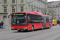 Mercedes Citaro 863, auf der Linie 10, fährt zur Haltestelle beim Bahnhof Bern. Die Aufnahme stammt vom 30.11.2021.