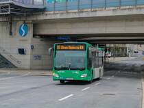 Graz. Am 12.10.2021 nahm ich die Gelegenheit, um noch ein letztes Mal die Linie 85 ausgiebig zu fotografieren, da einen Monat später diese eingestellt wurde. Vom Schlechtwetter ließ ich mich nicht abschrecken, durch dieses kamen zusätzliche Stellen in Betracht die bei Sonnenschein nicht umsetzbar gewesen wären. Dieses Bild von Wagen 95 entstand bei der Ankunft in Don Bosco.