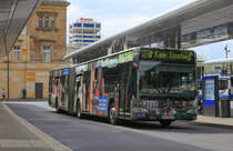 Am 14. Mai 2021 fuhr der Wagen 140 der Stadtwerke Remscheid auf der Linie 615 von Remscheid Friedrich-Ebert-Platz am Wuppertaler Hauptbahnhof. 
