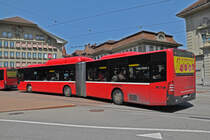 Mercedes Citaro 864, auf der Linie 10, überquert den Casinoplatz. Die Aufnahme stammt vom 17.06.2013.