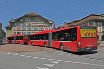 Mercedes Citaro 845, auf der Linie 12 und der Mercedes Citaro 864, auf der Linie 10, überqueren den Casinoplatz. Die Aufnahme stammt vom 17.06.2013.