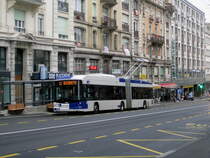 tl Nr. 892 (Hess Swisstrolley 4 BGT-N2D) am 31.10.2021 bei der provisorischen Haltestelle Lausanne, Gare