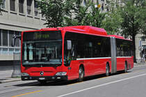 Mercedes Citaro 863 fährt durch die Bundesgasse in die Garage. Die Aufnahme stammt vom 17.06.2013.