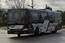 EW 1036, Mercedes Benz Intouro, von Emile Weber, in der neuen Farbgebung der Überlandbusse in Luxemburg, gesehen in der Stadt Luxemburg. 06.01.2022					         
In dieser Farbgebung sollen alle Überlandbusse voraussichtlich ab 2024 unterwegs sein.