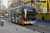 FB 4075, Volvo Elektro Bus des VDL, gesehen in den Straßen der Stadt Luxemburg nahe dem Hauptbahnhof. 10.11.2021