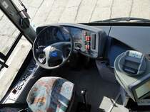 Der Fahrerarbeitsplatz des Mercedes Conecto der MVVG in Neubrandenburg am 09.08.2019