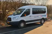 AM 5537, Ford Transit von Autocars Meyers, steht am Bahnhof in Wilwerwiltz.28.02.2022