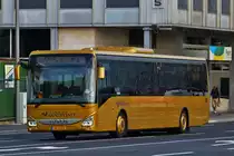 VV 2093, Iveco Crossway von Vandivinit, fährt nahe dem Bahnhof von Luxemburg an mir vorbei. 17.09.2016