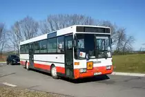 Bus Rheinland-Pfalz: Mercedes-Benz O 407 (KL-EC 36) von Schary-Reisen GbR, aufgenommen im Februar 2022 in Sembach, einer Ortsgemeinde im Landkreis Kaiserslautern.