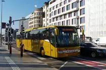VV 2054, Setra S 419 UL, von Voyages Vandivinit, hat soeben die Haltestelle am Bahnhof von Luxemburg verlassen. 04.10.2014