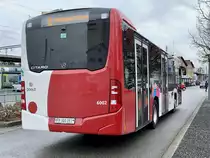 Heckansicht des MB C2 K 6002 der TPF am 31.3.22 nach der Abfahrt in Düdingen.