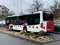 Heckansicht des MB C2 K 6003 der TPF am 31.3.22 nach der Abfahrt beim Bahnhof Düdingen.