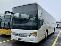 Eine Setra 415 UL ex CJ? am 2.4.22 bei Interbus Kerzers.