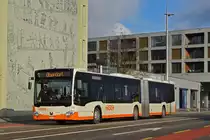 Mercedes Citaro 60 der BSU, auf der Linie 1, fährt zur Haltestelle beim Bahnhof Solothurn. Die Aufnahme stammt vom 06.12.2021.