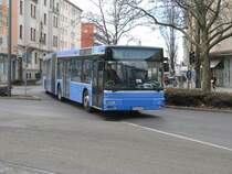Am Streiktag der MVG (03.02.09) f�hrt Autobus Oberbayerns Wagen 024 am Harras auf Linie N40 in seine Haltestelle ein.