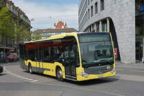 Mercedes Citaro 174, auf der Linie 4, fährt zur Haltestelle beim Bahnhof Thun. Die Aufnahme stammt vom 21.04.2022.