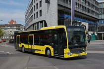 Mercedes Citaro 410, auf der Linie 6, fährt zur Haltestelle beim Bahnhof Thun. Die Aufnahme stammt vom 21.04.2022.