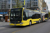 Mercedes Citaro 705, auf der Linie 21, verlässt die Haltestelle beim Bahnhof Thun. Die Aufnahme stammt vom 21.04.2022.