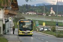 MAN New Lions City von Ledermair (SZ-405SE) als Linie 502 an der Haltestelle Thaur Kinzachhof. Aufgenommen 27.4.2022.