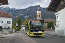 MAN New Lions City von Ledermair (SZ-403SE) als Linie 501 bei der Haltestelle Thaur Mitte. Aufgenommen 27.4.2022.