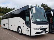 Volvo 9700 von S & P Reisen aus Österreich im Stadthafen Sassnitz am 07.10.2019