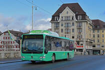 Mercedes Citaro 807, auf der Linie 34, überquert die Mittlere Rheinbrücke. Die Aufnahme stammt vom 30.01.2022.