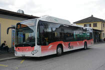 Mercedes Citaro 26 der BGU, auf der Linie 25, bedient die Haltestelle beim Bahnhof Grenchen Süd. Die Aufnahme stammt vom 26.04.2022.