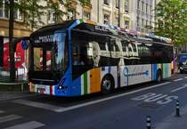 EV 4732, eBus Volvo 7900, des VDL zum Personaltransport eingesetzt, in den Straen der Stadt Luxemburg unterwegs.. 05.2022

