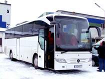 MB-Tourismo der Fa.Koran-Reisen wartet am Volksfestgel�nde in Ried i.I. auf die Heimreise mit den Faschingsnarren, welche gerade am Umzug teilnehmen;090215