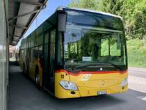 MB C2 K Nr. 13 '10847'  BE 668 920  der Postauto Regie Laupen, ex PU Thepra, Stand, am 14.5.22 vor der Garage in Laupen.