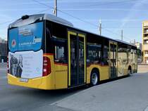 Heckansicht des MB C2 hybrid '11460' der Postautp Regie Laupen am 17.5.22 beim Bahnhof Brünnen Westside.
