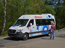 VS 1707, Mercedes Benz Sprinter von Voyages Simon, gesehen in Liefrange bei seiner Rundfahrt um den Stausee von Esch Sauer. 05.2022