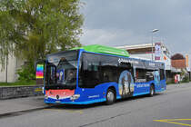 Mercedes Citaro 30 der BGU mit der Werbung für die Baloise Bank Soba, auf der Linie 34, bedient die Haltestelle beim Bahnhof Grenchen Süd. Die Aufnahme stammt vom 26.04.2022.