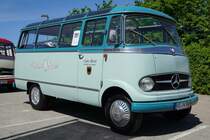 Mercedes O 319 Bj. 1960  Kraichgau Spatz , Mai 2022 beim 8. Oldtimerbustreffen in Bad Mergentheim