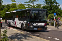 EW 1354, Mercedes Benz Intouro von Emile Weber, als Schlertransport in der Stadt Luxemburg unterwegs. 06.2022