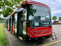 Neuer Volvo 7900 Hybrid Solobus 186 für BERNMOBIL am 8.6.22 bei Volvo in Münchenbuchsee.