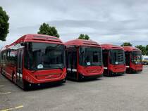 Vier neue Volvo 7900 Hybrid für BERNMOBIL am 8.6.22 bei Volvo in Münchenbuchsee.