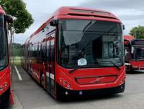 Neuer Volvo 7900 Hybrid 221 für BERNMOBIL am 8.6.22 bei Volvo Münchenbuchsee
