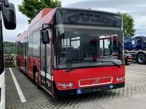 Ausrangierter Volvo 7700 CNG 129 von BERNMOBIL am 8.6.22 bei Volvo in Münchenbuchsee.