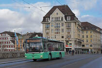 MAN Lions City der Margarethen Bus AG, auf der Linie 38, überquert die Mittlere Rheinbrücke. Die Aufnahme stammt vom 30.01.2022.