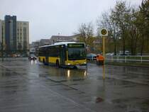 Mercedes-Benz O 530 II (Citaro Facelift) auf der Linie 197 nach S-Bahnhof Kaulsdorf am S-Bahnhof Mehrower Allee.