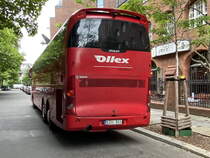 Heckansicht eines Scania IRIZAR aus Litauen vor dem Deutschen Technikmuseum in Berlin am 09. Juni 2022.