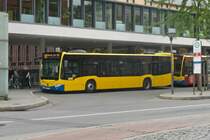 Mercedes-Benz Citaro 2. Generation von Stadtverkehr Rosenheim (RO-YS 98) als Linie 112 an der Haltestelle Rosenheim Stadtmitte. Aufgenommen 3.6.2022.