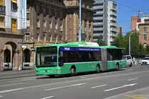 Mercedes Citaro 726, auf der Linie 36, verlässt die Haltestelle beim badischen Bahnhof. Die Aufnahme stammt vom 23.06.2022.