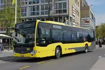 Mercedes Citaro 500, auf der Linie 33, verlässt die Haltestelle beim Bahnhof Thun. Die Aufnahme stammt vom 21.04.2022.