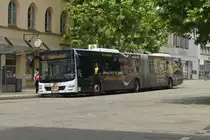 MAN Lion's City der Ingolstädter Verkehrsgesellschaft (IN-VG 1811) als Linie 11 an der Haltestelle Rathausplatz in Ingolstadt. Aufgenommen 21.6.2022.